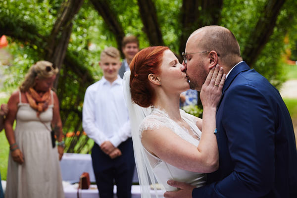 Hochzeitsfotograf Herford. Emotionale Hochzeitsfotos, Paarfotos, Hochzeitsreportagen. Herford, Bünde Bielefeld, OWL, NRW, Osnabrück, Paderborn und weltweit!